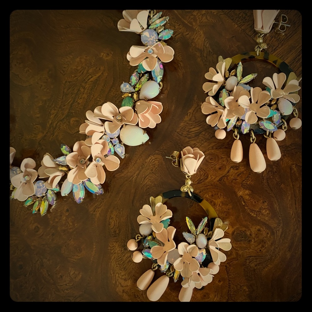 Statement necklace and earring set